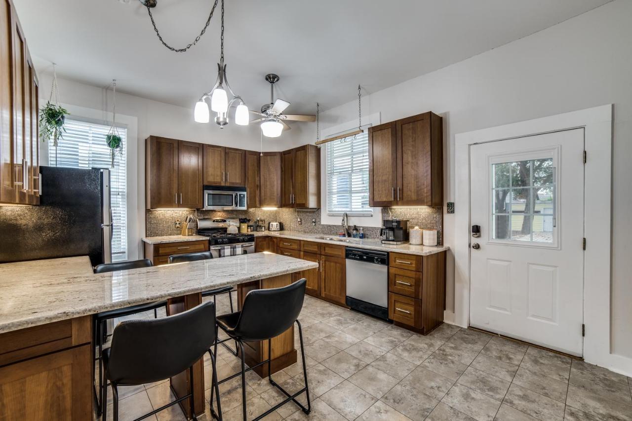 Downtown Historic 2Bdrm, Walk To Riverwalk, Alamo; Beautifully Renovated! San Antonio Exterior foto